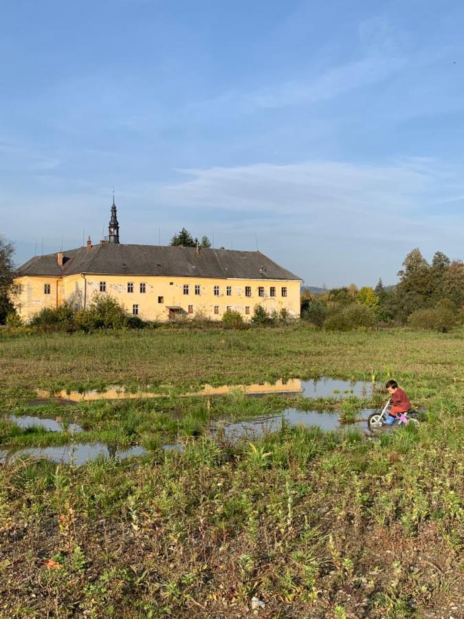 Zamek Ruda Nad Moravou Apartment Екстериор снимка